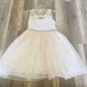 Brand new girl’s dress